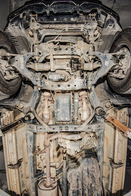 토요타 LC200 엔진 커버 스키드 플레이트 5-8kg/pc 무게 및 사용자 정의 디자인