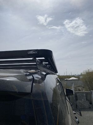지붕 마운트 블랙 유니버설 4X4 랜드 크루세어 Lc300 지붕 레일 랙 바구니 토요타 블랙